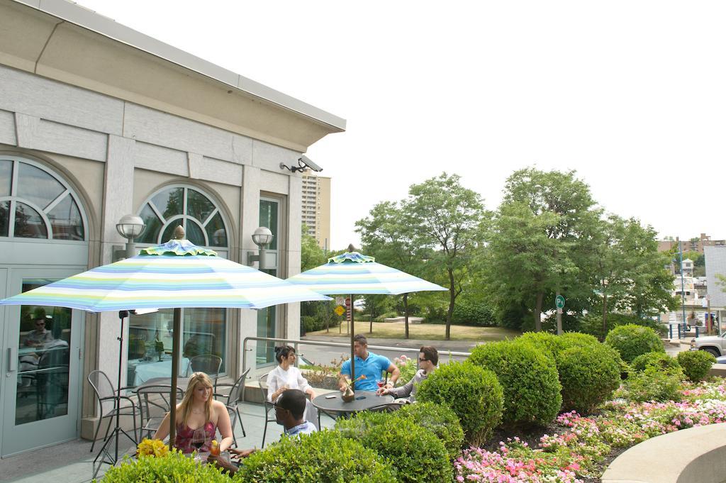 The Waterside Inn Mississauga Exterior foto